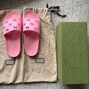 NEW Gucci Pink Logo Slide Sandals sz 40 or 9-9.5